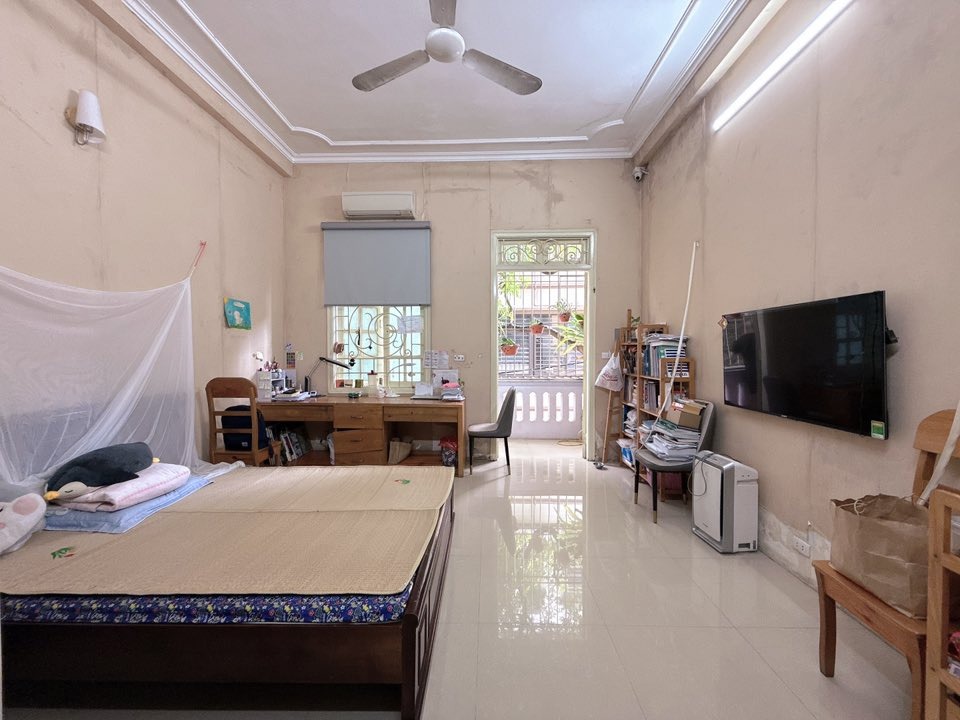 Bán nhà Hoàng Quốc Việt, Cầu Giấy 60m2, 4 Tầng, 21.5 Tỷ - Phân Lô, Ô Tô Vào