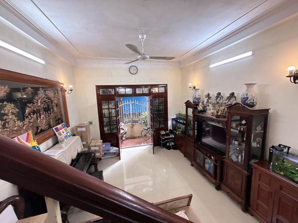 Bán nhà Hoàng Quốc Việt, Cầu Giấy 60m2, 4 Tầng, 21.5 Tỷ - Phân Lô, Ô Tô Vào