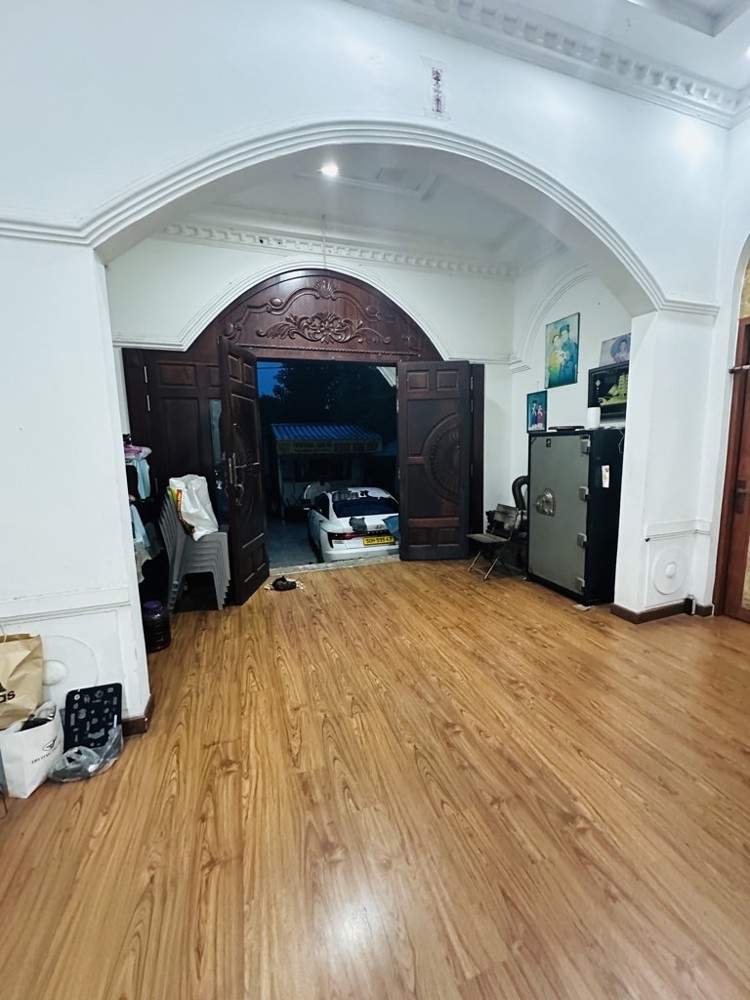 Bán nhà Măt tiền , Tân Hiệp 19,Hóc Môn  300m2, 2 tầng, 5PN, SH, giá 12 tỷ