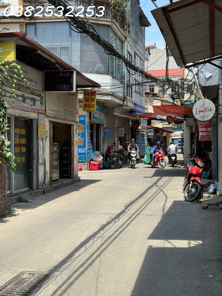 NHÀ MẶT PHỐ LAI XÁ –  1 NHÀ RA QL32 - Diện tích 40m2 - 4 tầng - giá chỉ 8,x  tỷ