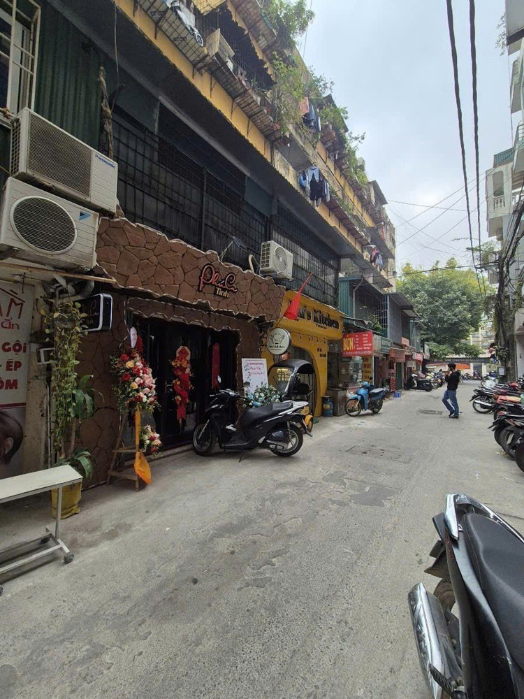 Bán nhà Tây Sơn, Đống Đa kinh doanh sầm uất- Ô tô vào nhà - tập thể tầng 1 diện tích 90m