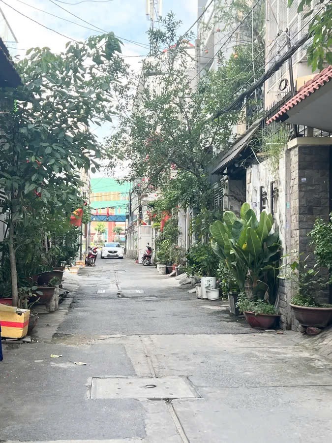 Nhà 2 Tầng Tân Phú - 48m2, Giá 4 Tỷ Thương Lượng - Ngay Chế Lan Viên