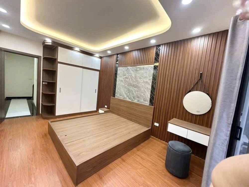 Nhà Mới Lĩnh Nam - Ô Tô Vào Cửa - 5 Tầng - Giá Chỉ 6 Tỷ