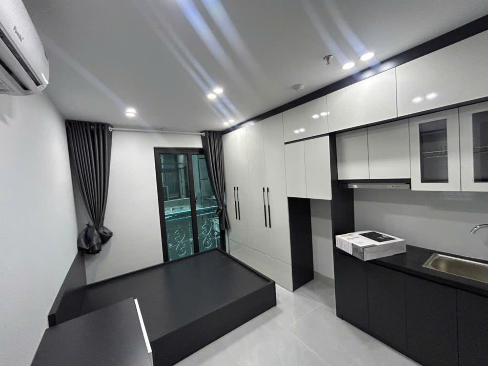 Bán Nhà Lạc Long Quân , 67m, 7 tầng, căn hộ dịch vụ víp 22 phòng khép kín, thang máy. Full nội thất!