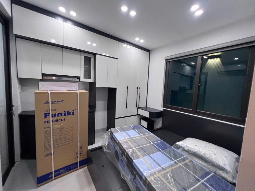 Bán Nhà Lạc Long Quân , 67m, 7 tầng, căn hộ dịch vụ víp 22 phòng khép kín, thang máy. Full nội thất!