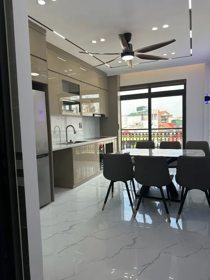 NHÀ MỚI Ở LUÔN FULL NỘI THẤT Ngọc Thụy 40m2 X 6 tầng 9.8 Tỷ Long Biên Hà Nội