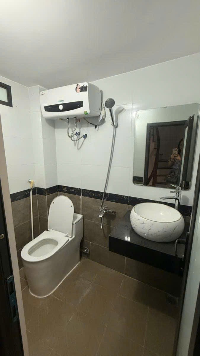 Bán nhà Vĩnh Hưng giá 6.7 tỷ - Ô tô đỗ cổng, full nội thất, 2 thoáng