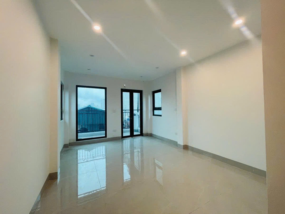 12,8 Tỷ. Liền kề KĐT mới Đại Kim, 40m*7 tầng, mặt tiền 4m, ngõ thông. Kinh doanh đỉnh