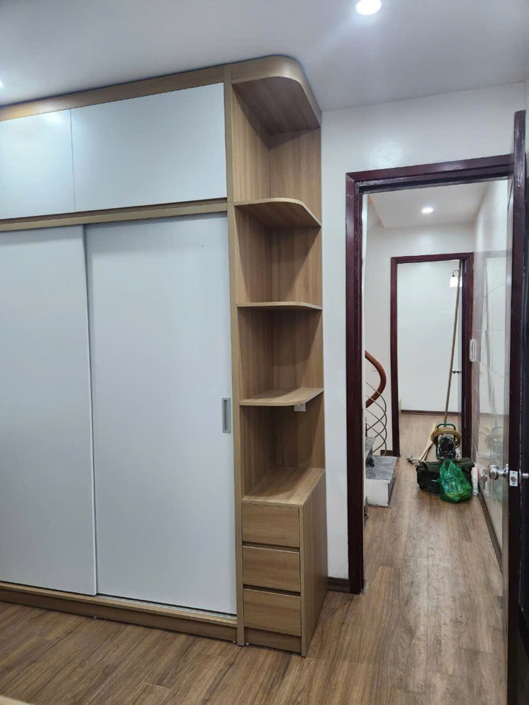 Bán nhà đẹp Kim Giang 36m * 4 Tầng, ô tô dừng đỗ cách nhà hơn 10m, nhà có sân để xe tiện lợi
