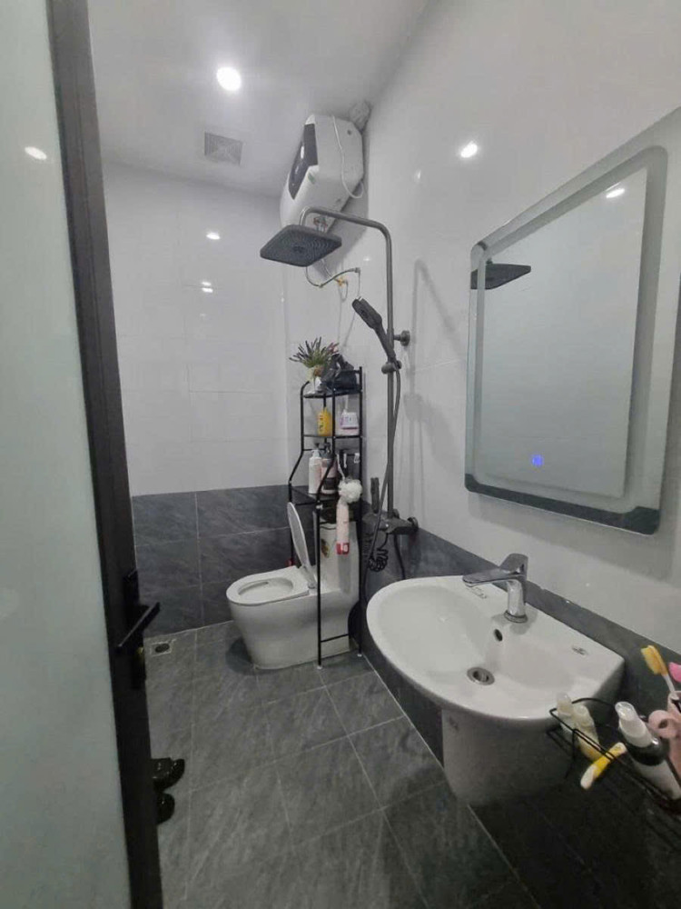 Chỉ hơn 7 Tỷ, nhà mới xây csnhj KĐT mới Đại Kim, 36m*4T, MT 4m, ngõ thông. Kinh doanh đỉnh