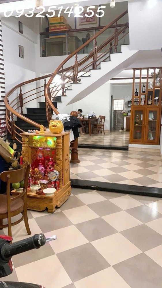 Bán nhà mặt phố Hòa Minh 7, Liên Chiểu, Đà Nẵng. DT 72m2, 3 tầng, 3PN, giá 6.2 tỷ, sổ đỏ. LH: