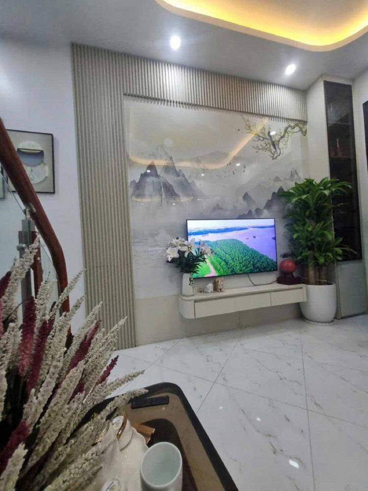 18,5 Tỷ, nhà phân lô, mới, đẹp 75m*4 tầng, mặt tiền 5m, ngõ thông; ô tô vào nhà