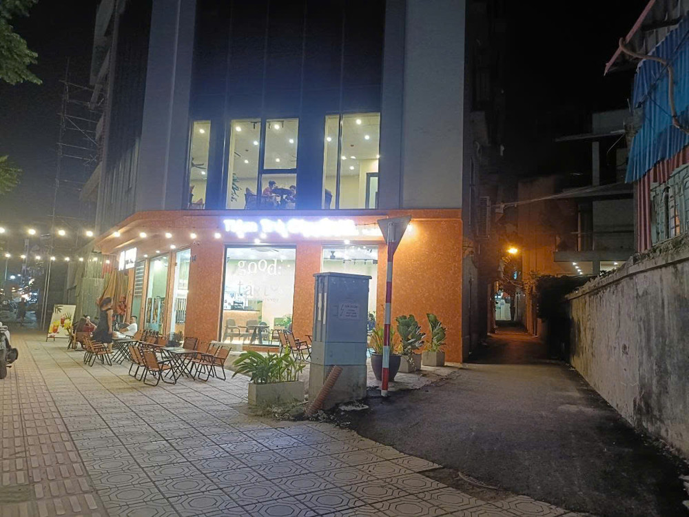 Nhà đẹp dân xây 3 tầng, ngõ ô tô 7 chỗ thông, ngõ nông ngắn