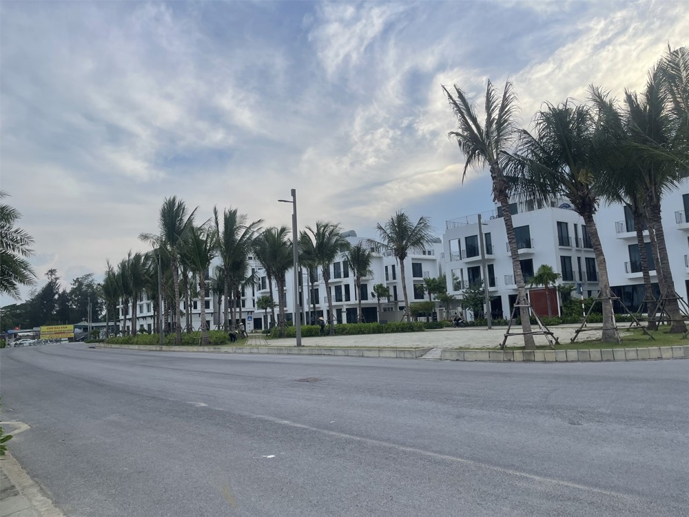 SHOPHOUSE  VLASTA SẦM SƠN. MẶT BIỂN, SỔ LÂU DÀI. LH: 0966 343 969