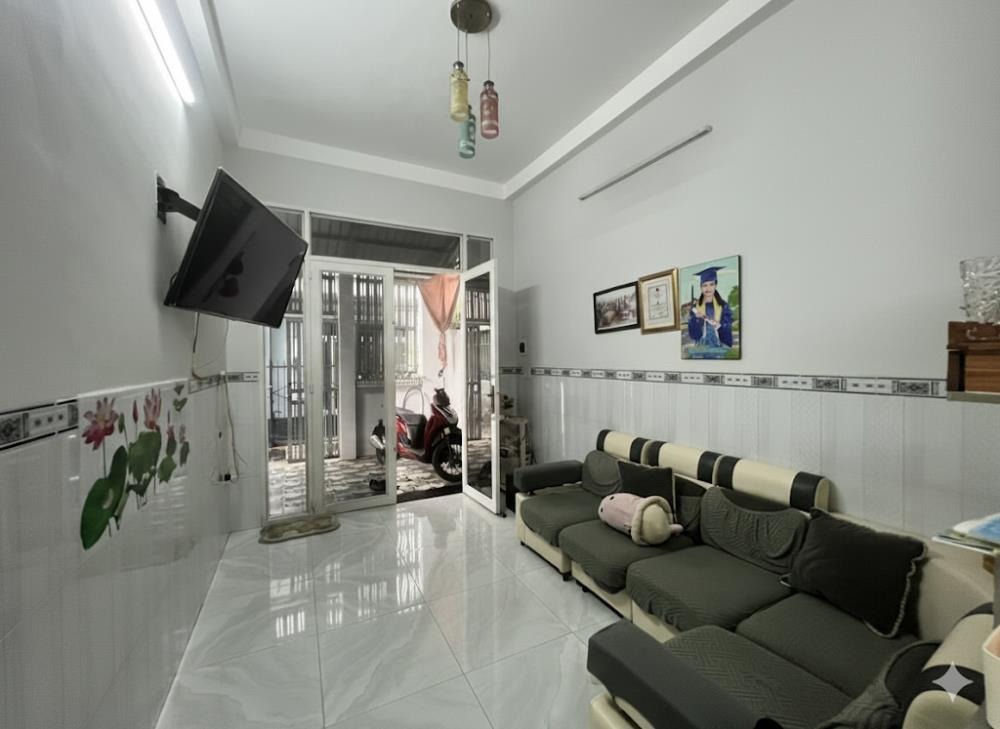 Bán Gấp Nhà Hẻm Trường Thọ, Thủ Đức - 50m2, 3PN, 4.6 Tỷ - SHR, Vào Ở Ngay