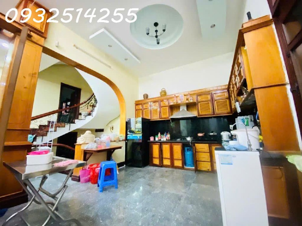 Biệt Thự Gần Thăng Long, Cẩm Lệ, Đà Nẵng. DT 421m2, 3 tầng, 7PN, giá 25.5 tỷ, Sổ Đỏ. LH: 0932514255