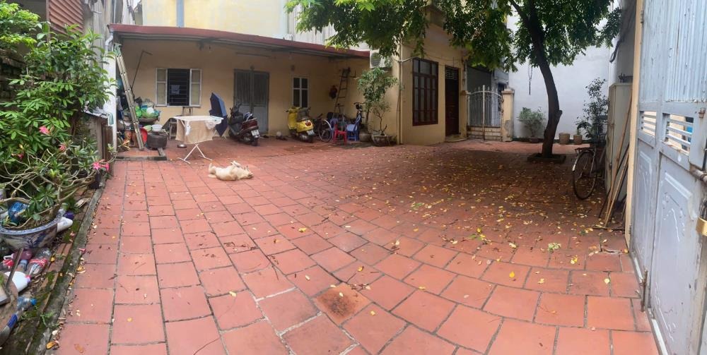 Bán nhà mặt hồ Đầm Tròn - Đội Cấn, Ba Đình, Hà Nội | 165m2 - Giá 260tr/m2