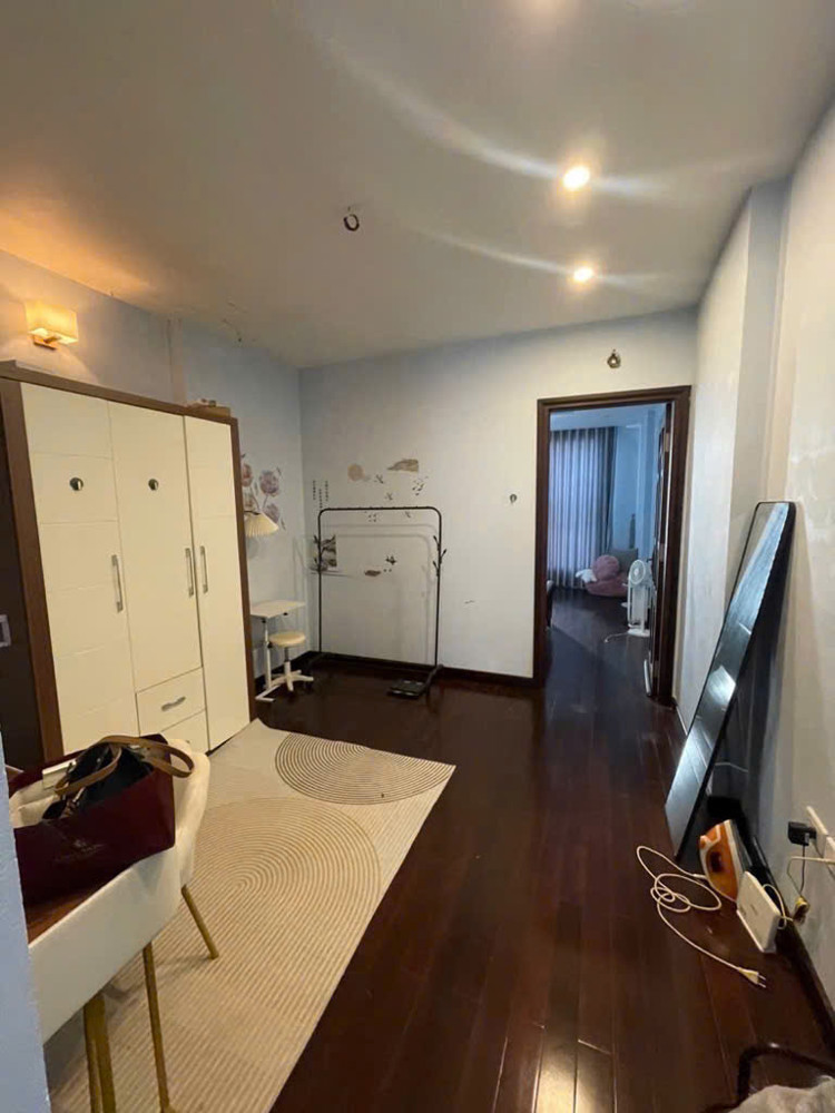 Bán Nhà Lạc Long Quân  60m, 5 tầng, 2 thoáng, view Hồ Tây cực chill!