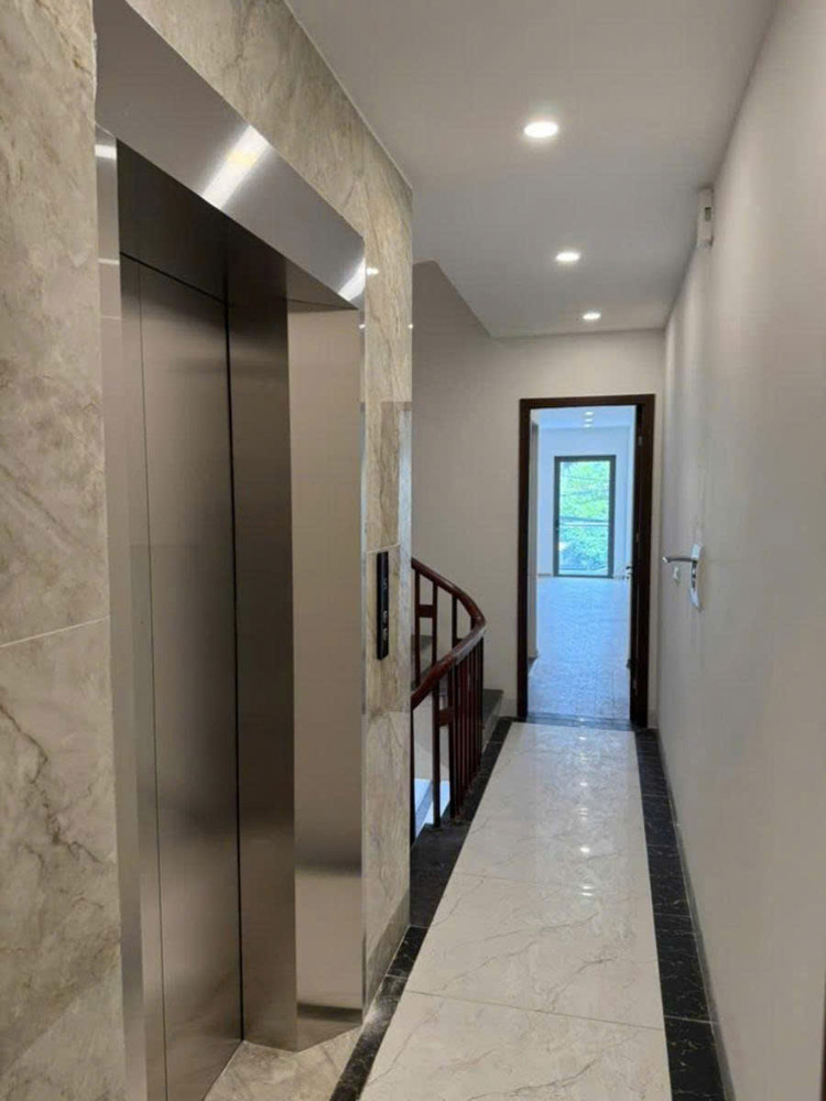 NGÕ THÔNG - Ô TÔ TRÁNH NHÀ ĐẸP 5 TẦNG MỚI, FULL NỘI THẤT - KINH DOANH LONG BIÊN