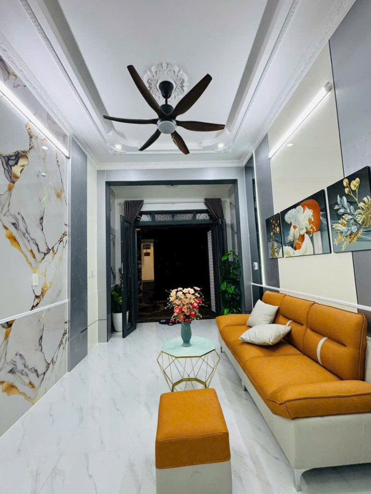Bán nhà đướng Bừi Quang Là, giá chỉ 4 tỷ 250 triệu, Ở ngay, hẻm xe hơi