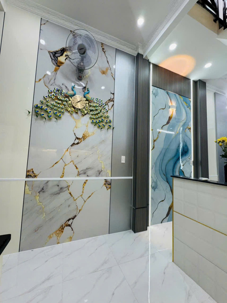 Bán nhà đướng Bừi Quang Là, giá chỉ 4 tỷ 250 triệu, Ở ngay, hẻm xe hơi