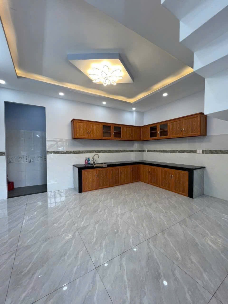 Nhà Quận 12: 1 Trệt 1 Lửng 3 Lầu - 5 tỷ 490 triệu