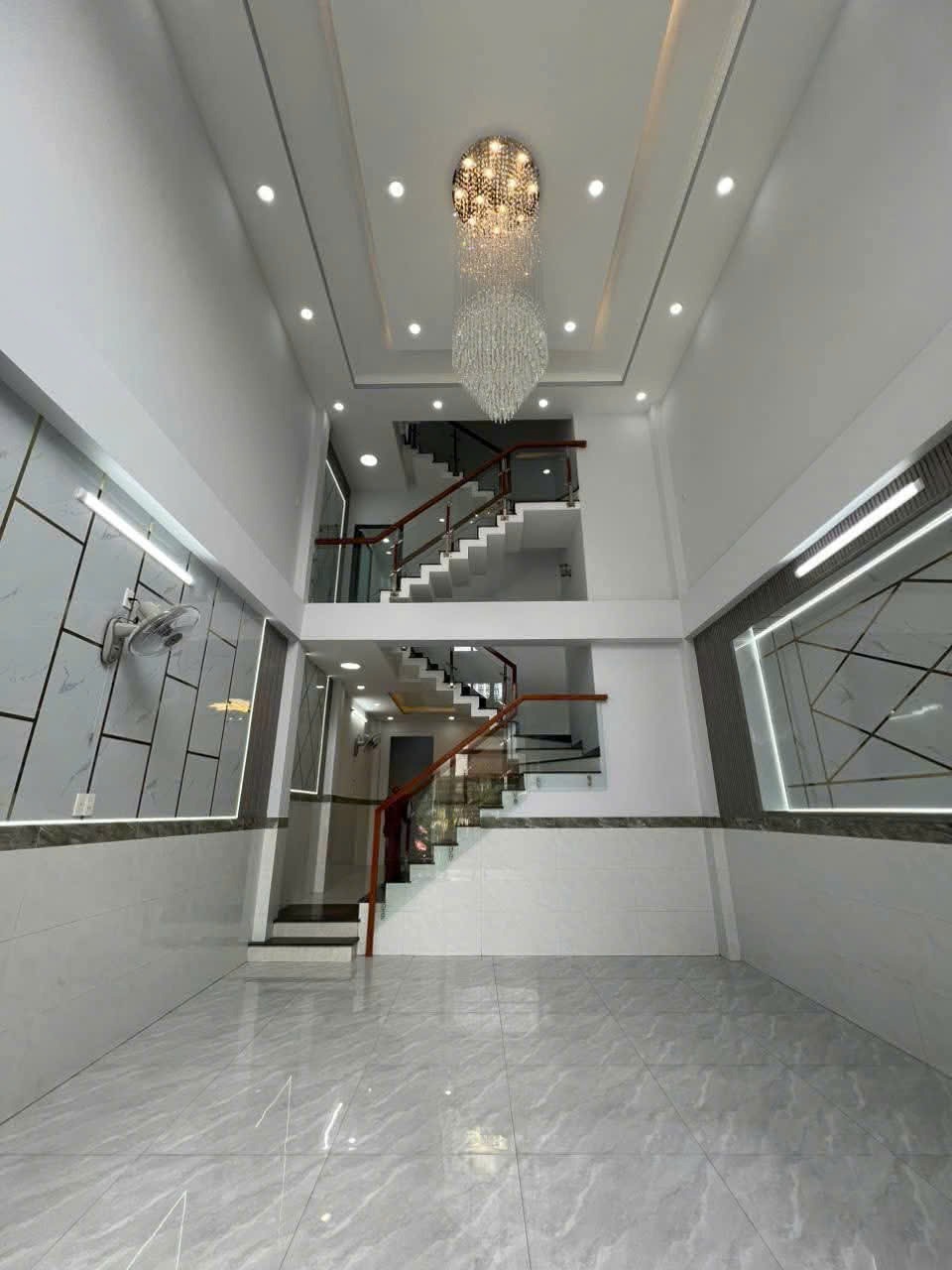 Nhà Quận 12: 1 Trệt 1 Lửng 3 Lầu - 5 tỷ 490 triệu