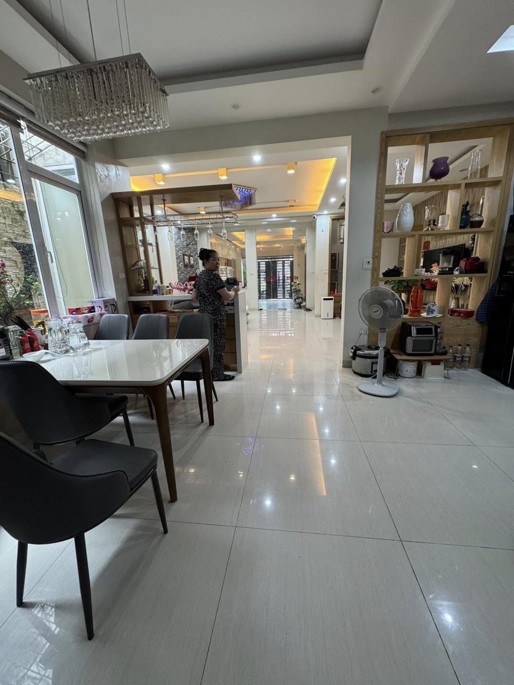 Bán Biệt Thự Hoàng Ngân Yên Hòa - 133m2, 3 Tầng, Ô Tô Vào Nhà - 40 Tỷ