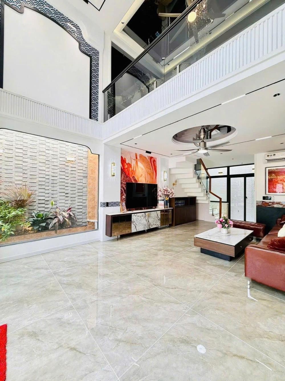 Nhà Phố Trung Tâm Bình Tân - Giá Chỉ 6.8 Tỷ - Vị Trí Đắc Địa