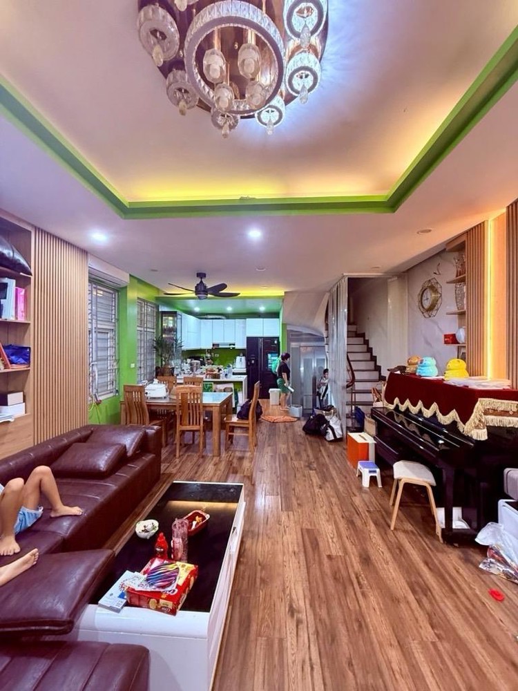 Bán nhà mặt phố Hoàng Quốc Việt 52m2, 6 tầng, mặt tiền 5.2m, kinh doanh đỉnh