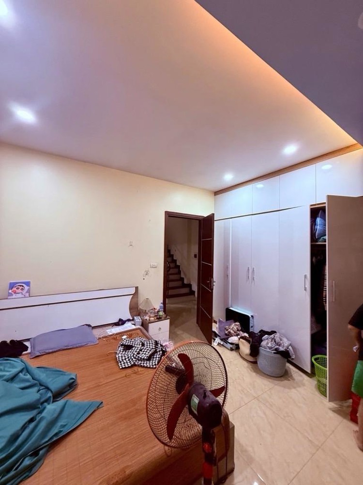 Bán nhà mặt phố Hoàng Quốc Việt 52m2, 6 tầng, mặt tiền 5.2m, kinh doanh đỉnh