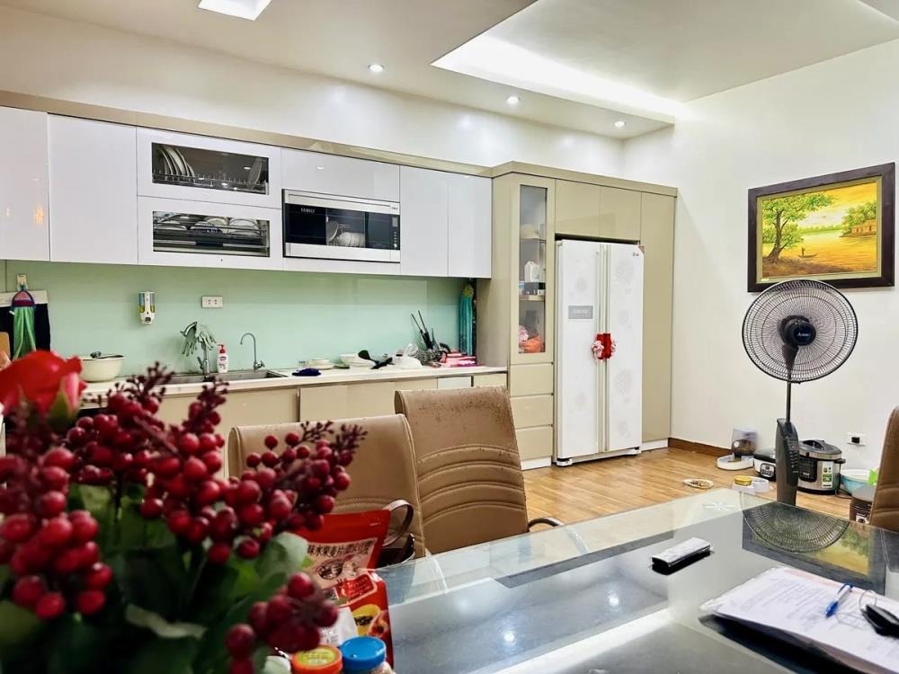Nhà Phố Lạc Trung - Thanh Nhàn: 75m², 6 Tầng, Gara 2 Ô Tô - Giá 24 Tỷ