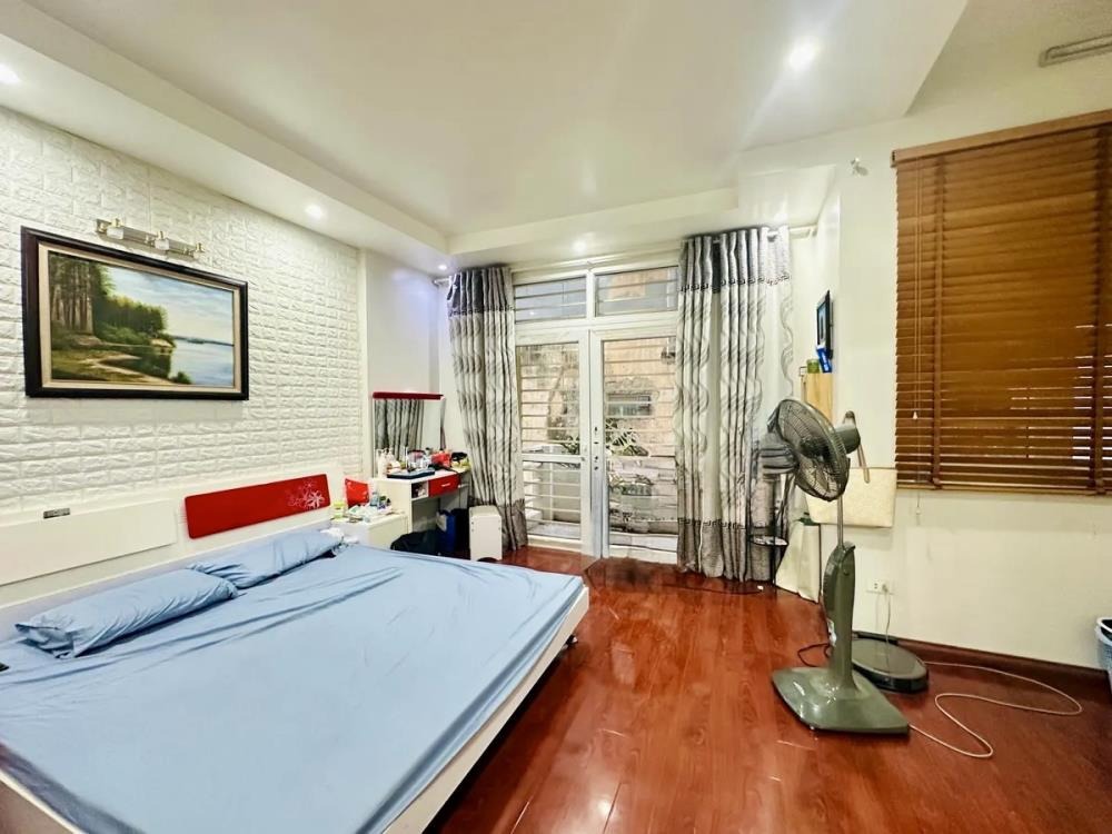 Nhà Phố Lạc Trung - Thanh Nhàn: 75m², 6 Tầng, Gara 2 Ô Tô - Giá 24 Tỷ