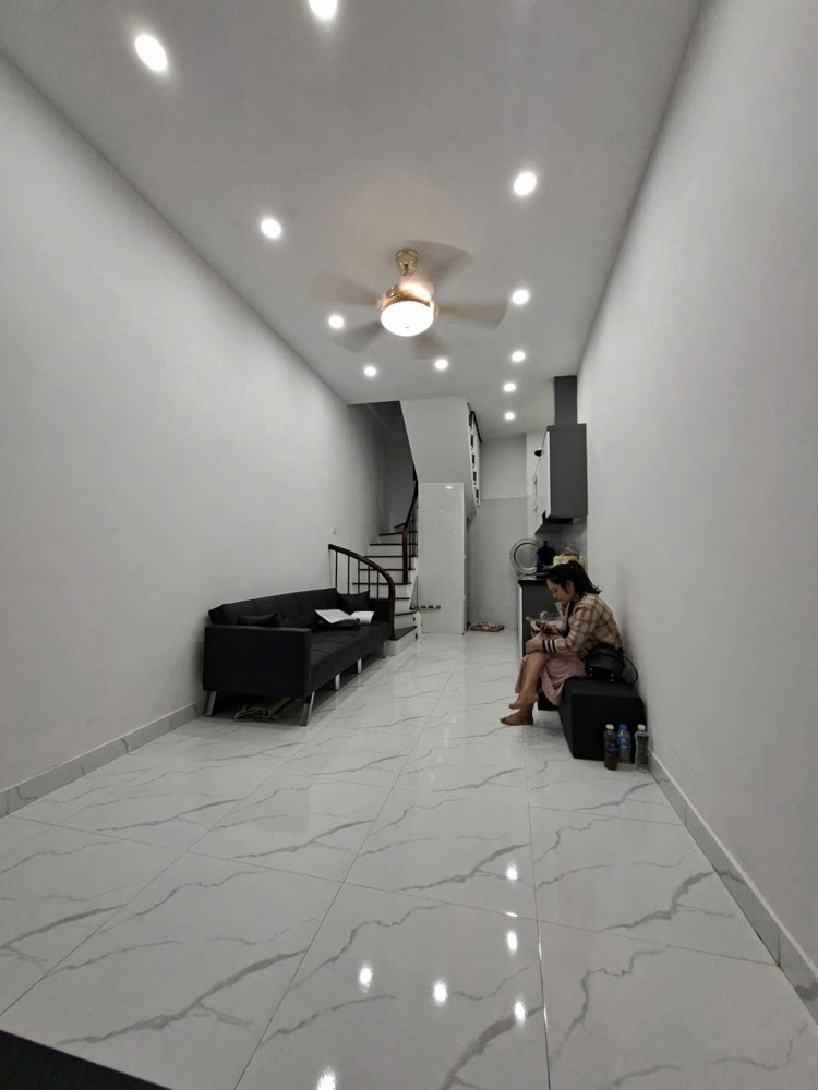 NHÀ ĐẸP Ở NGAY VÀI BƯỚC RA PHỐ, TT QUẬN ĐỐNG ĐA, TIỆN ÍCH BẠT NGÀN Linh Quang 22m, 5T, mt 3m, chỉ