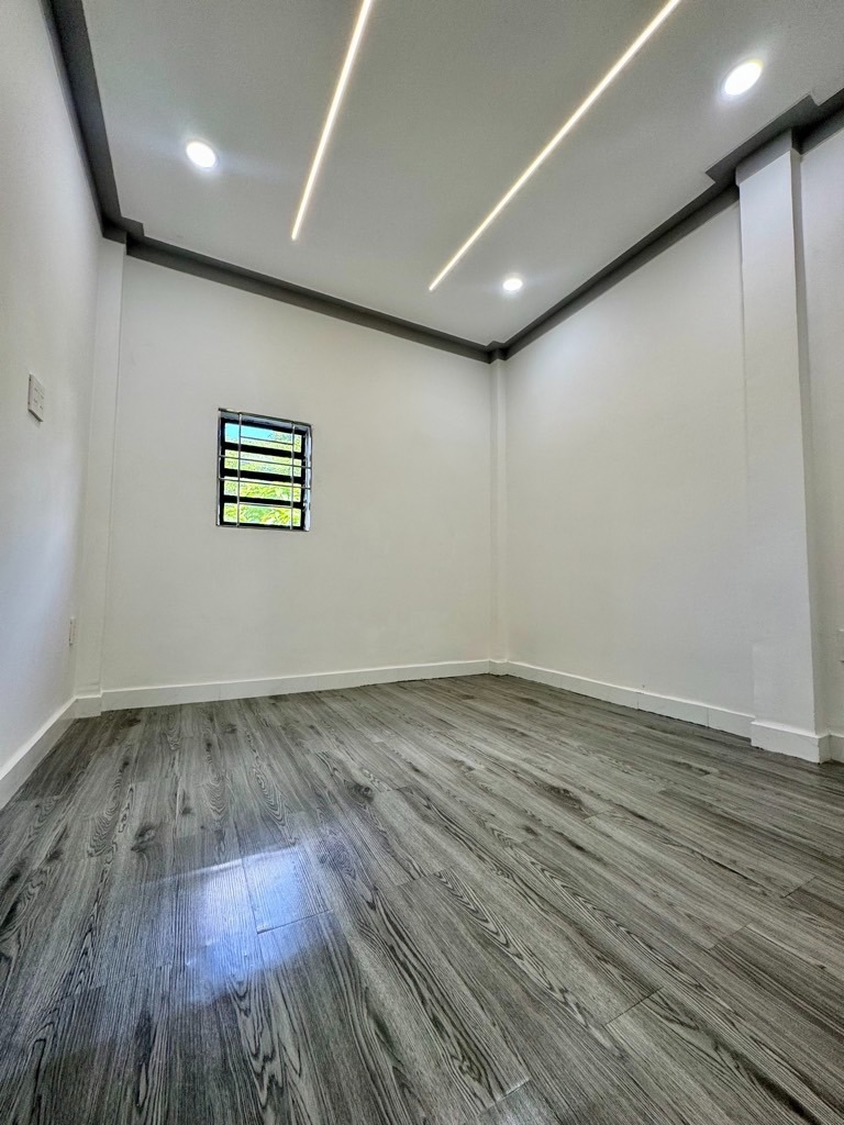 Bán Nhà 2 Tầng Nguyễn Duy Cung, 3x10m - Giá 3.2 Tỷ (TL)