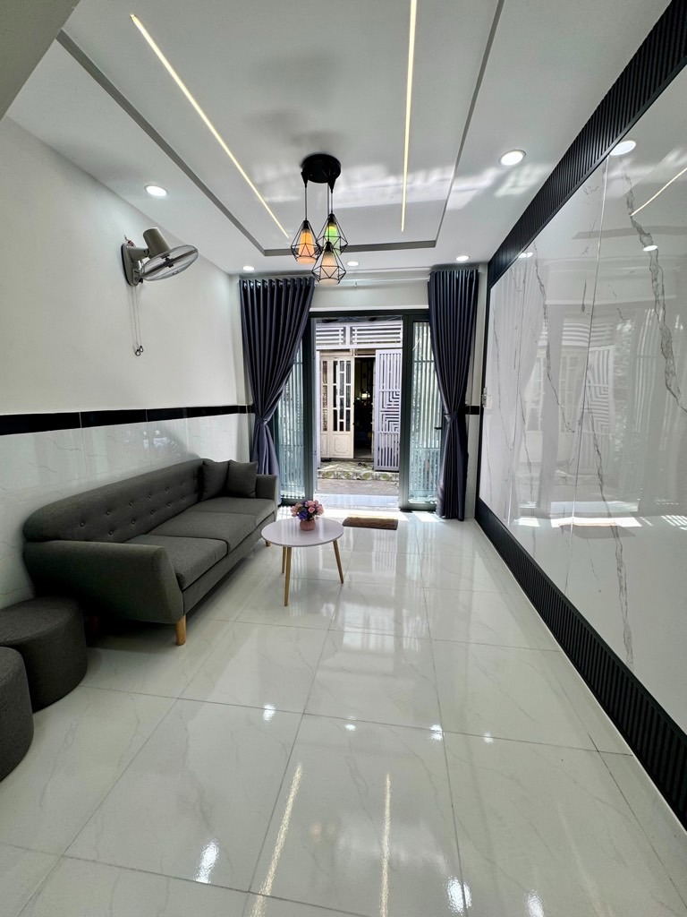 Bán Nhà 2 Tầng Nguyễn Duy Cung, 3x10m - Giá 3.2 Tỷ (TL)
