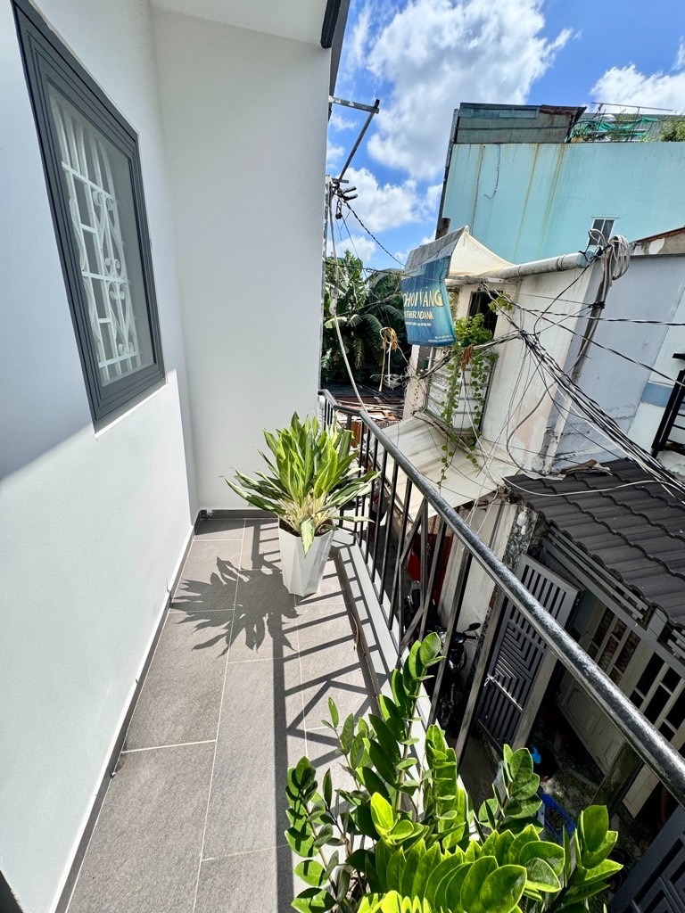 Bán Nhà 2 Tầng Nguyễn Duy Cung, 3x10m - Giá 3.2 Tỷ (TL)