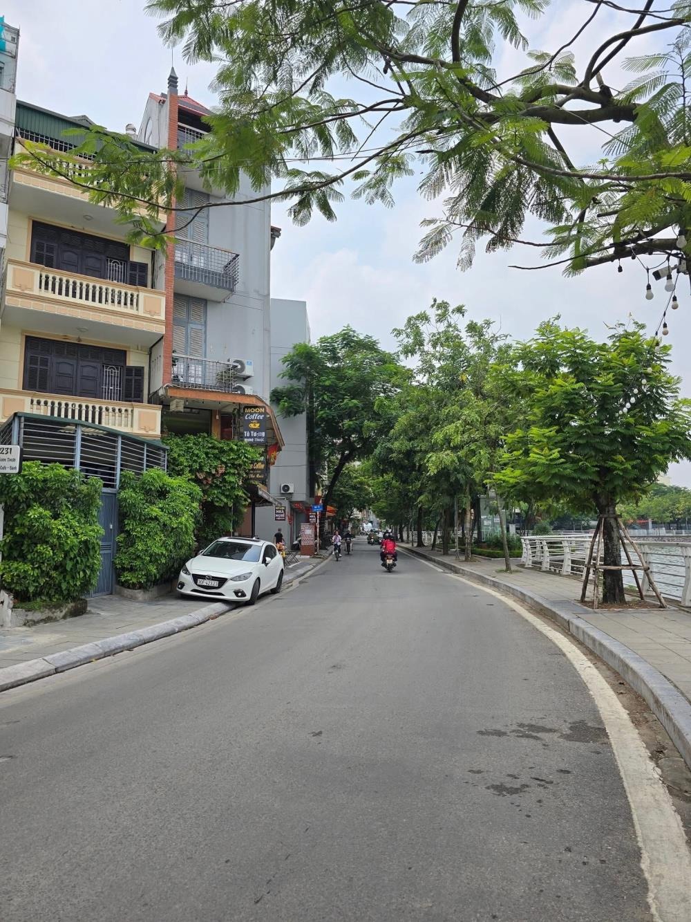 Bán nhà mặt phố Trích Sài, Tây Hồ - 63m², 5 tầng, MT 4.8m - Giá 50.5 tỷ