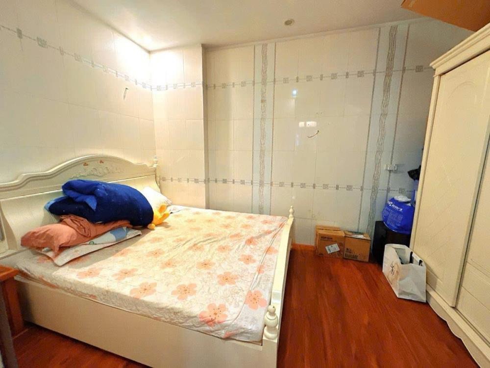 Bán Căn Hộ Tập Thể Tôn Đức Thắng - 3.2 Tỷ - Ô Tô Đỗ Cửa - Nội Thất Full