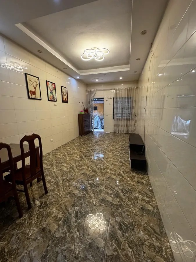 BÁN NHÀ RIÊNG Phố Ngọc Lâm 30m2 X 5 tầng 5.6 Tỷ Long Biên Hà Nội