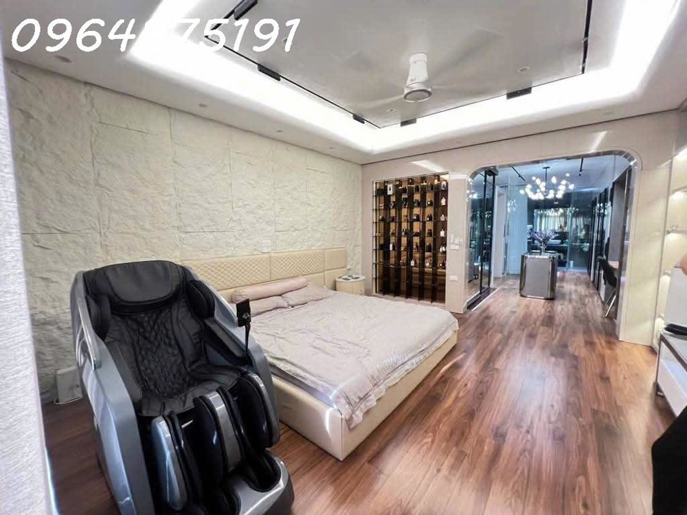 Bán nhà Hoàng Như Tiếp - 7  tầng thang máy - Gara ô tô - Sát công viên Lâm Hạ