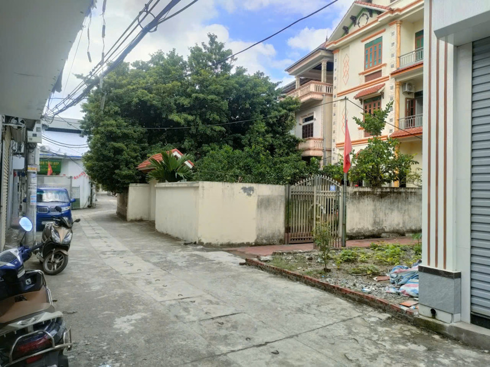 Trục chính ô tô tránh, kinh doanh sầm uất, lô góc, giá đầu tư, DT69m, 100% thổ cư, ôtô vào đât,