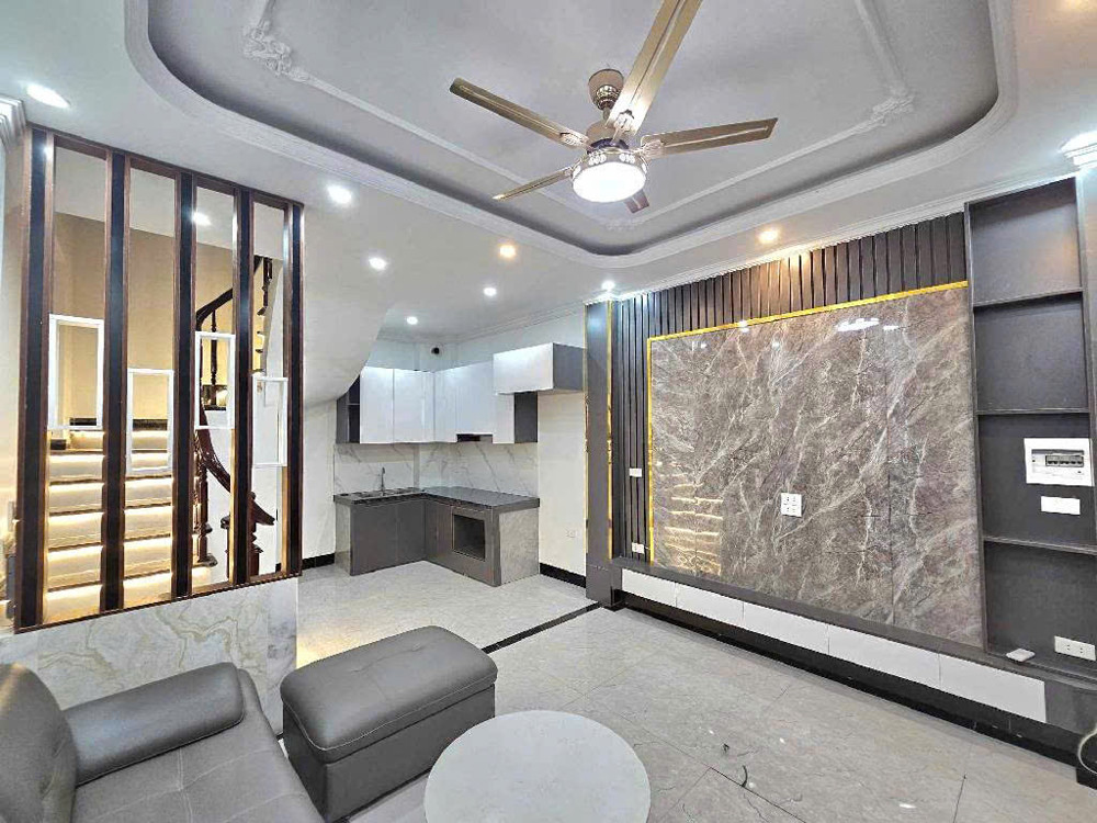 BÁN NHÀ ĐẶNG VŨ HỶ LONG BIEN 5 TẦNG MỚI ĐẸP LONG LANH GIÁ NHỈNH 5TY