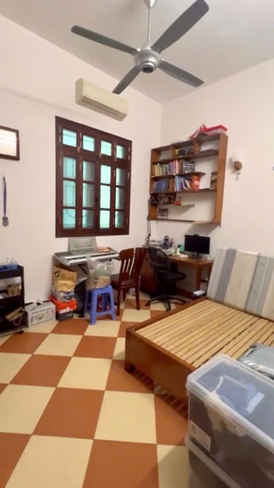 Bán nhà Nhà Xuân La 60m, phân lô, ô tô tránh nhau, thuận tiện cho kinh doanh! Nhà xây chắc chắn