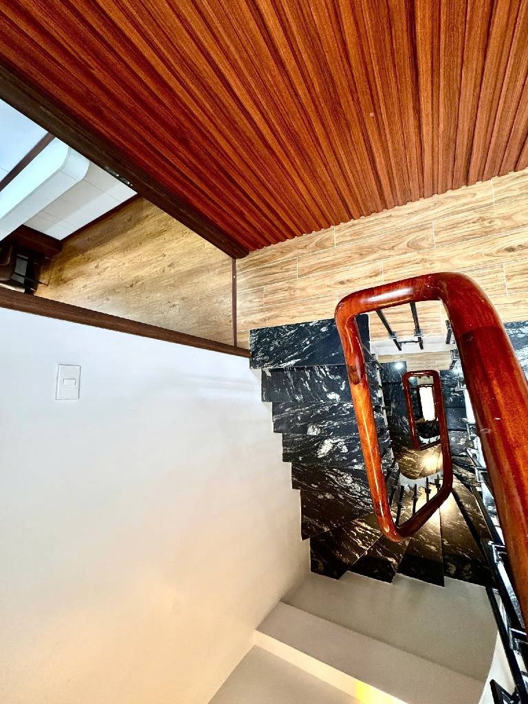 Bán nhà Trần Khắc Chân: Mới xây, Lô Góc, Thang Máy, Ngõ Thông - Vị Trí Đắc Địa