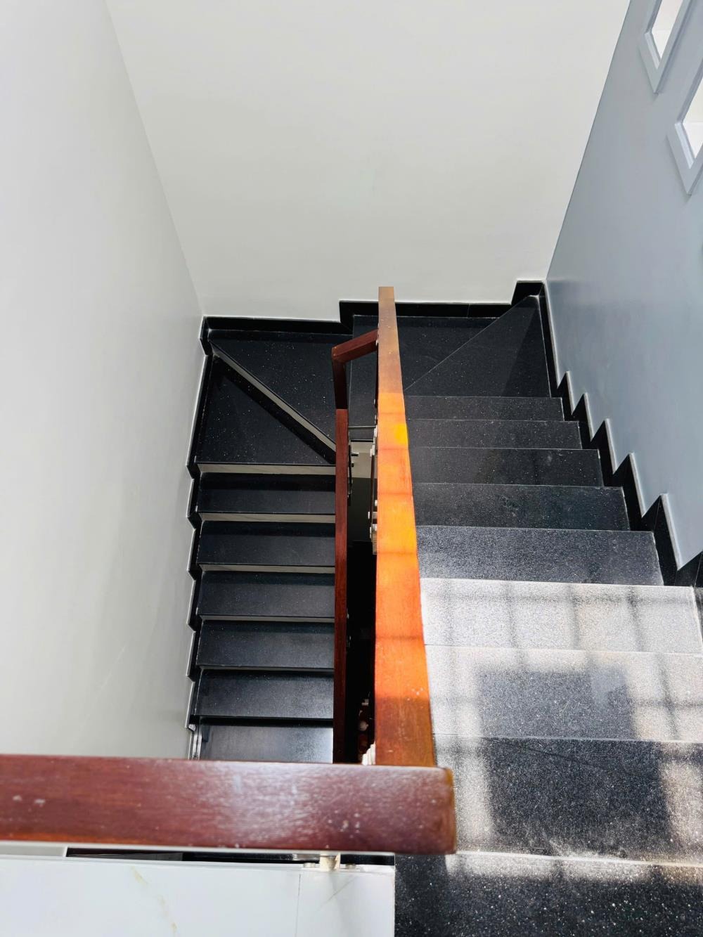 Bán Gấp Nhà 4 Tầng Bình Tân - Giá Tốt, Pháp Lý Sổ Hồng