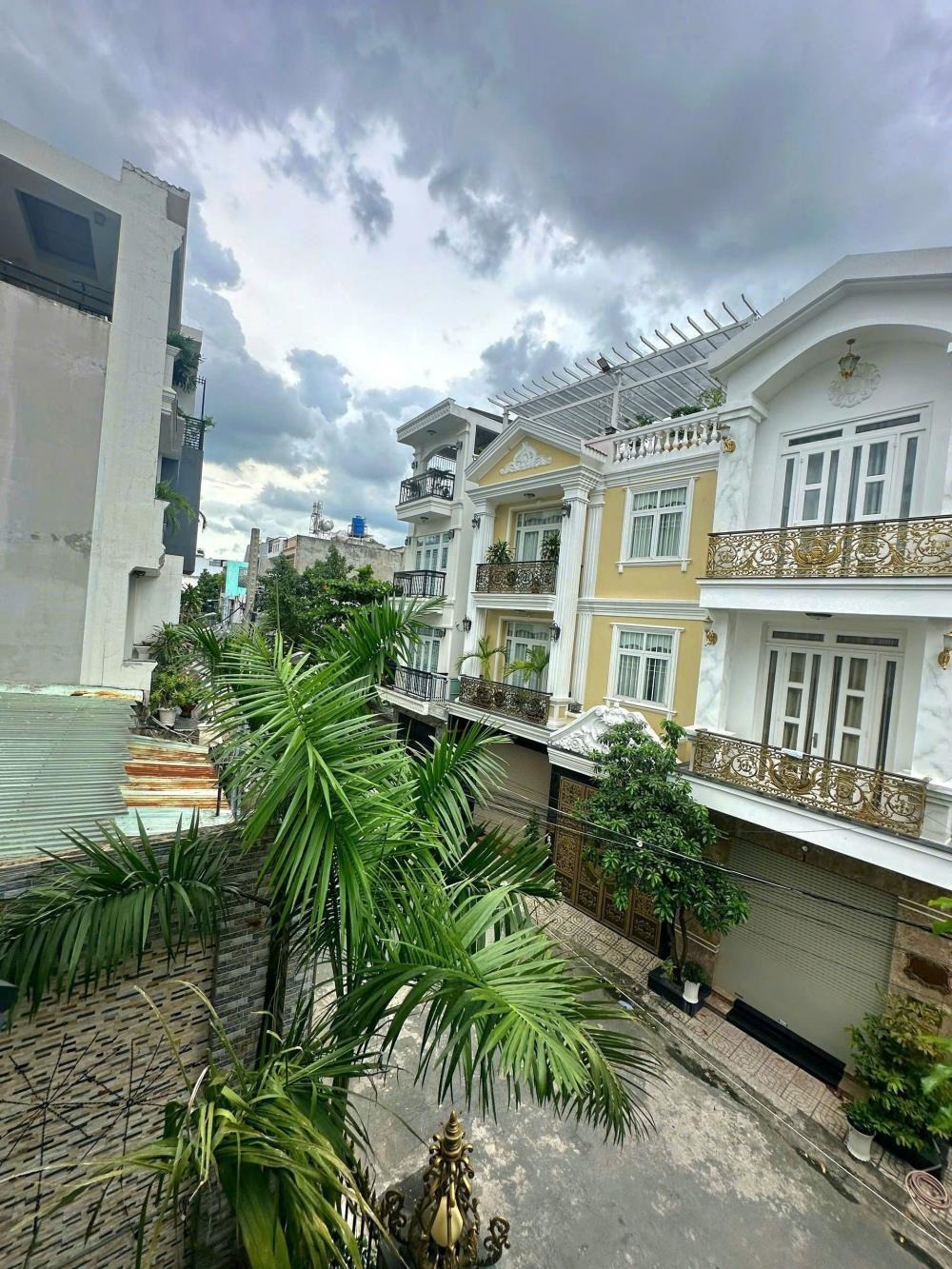 Biệt Thự 3 Tầng Bình Tân - Sang Trọng, An Ninh, Gần AEON Mall