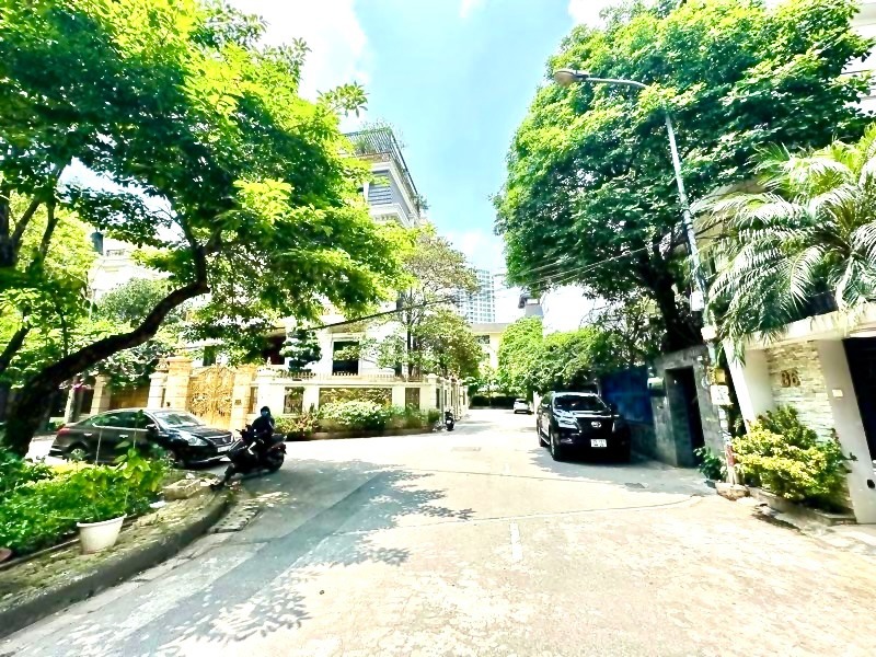 Biệt Thự Định Công Mặt Tiền 10m, Kinh Doanh, Ô Tô Đỗ Cửa
