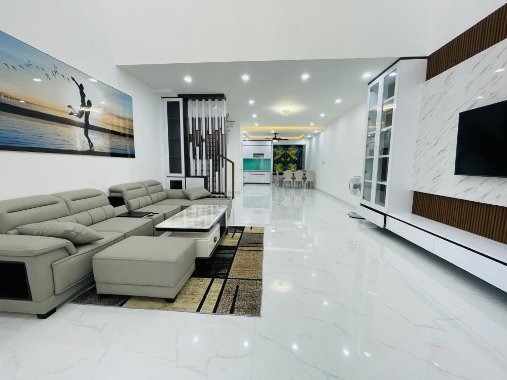 Nhà Mới Đẹp Chu Văn An - 88m2, 3PN, Xe Hơi Vào Nhà - Giá Chỉ 12 Tỷ