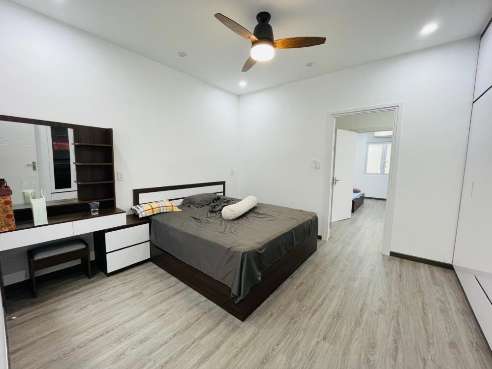 Nhà Mới Đẹp Chu Văn An - 88m2, 3PN, Xe Hơi Vào Nhà - Giá Chỉ 12 Tỷ